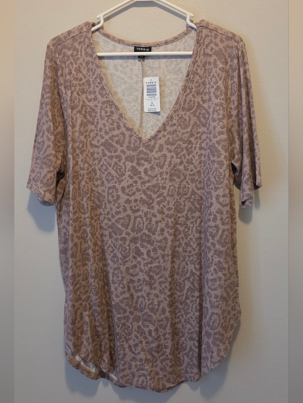 torrid Taupe Leopard-Print V-Neck Short Sleeve Tee